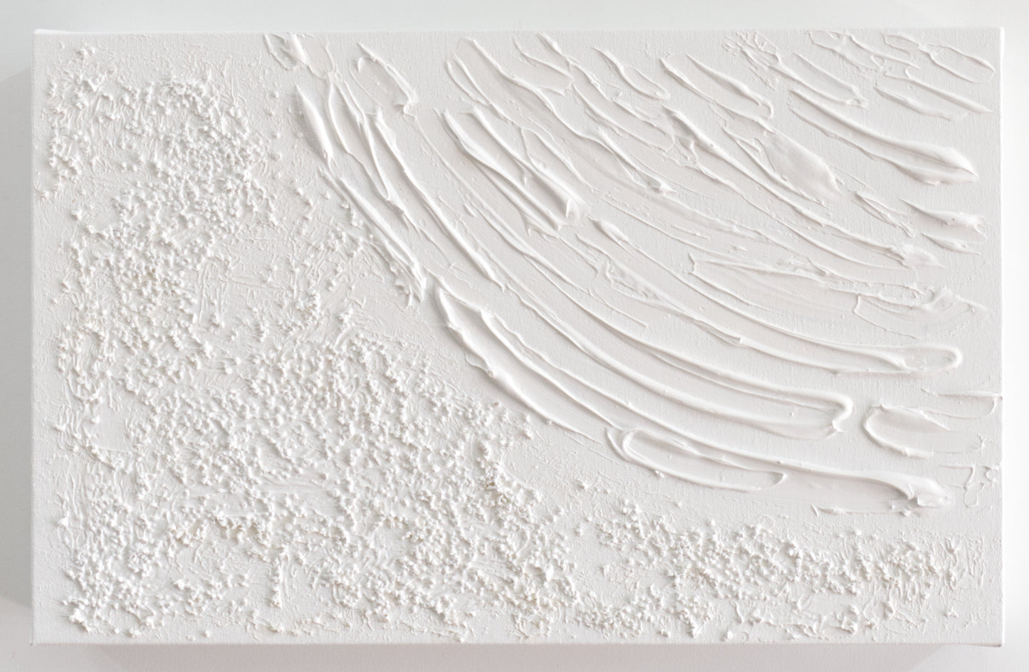 Tapa de Contador Pintada a Mano, 100% Original, Minimalista Todo Blanco, Con Relieve, Incluye Tornillos y Tacos. Medidas: Interior 37x22x4cm Exterior 41x26x6cm