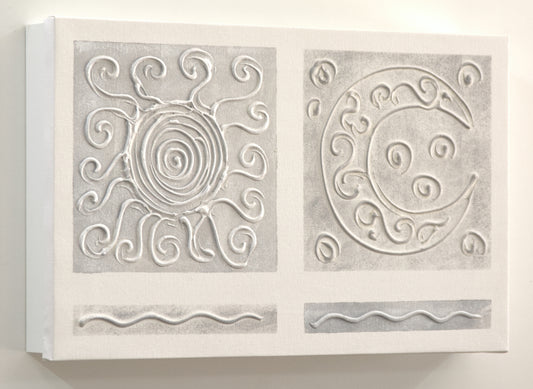 Tapa de Contador Pintada a Mano, 100% Original, Sol y Luna, En Gris y Blanco, Incluye Tornillos y Tacos. Medidas: Interior 37x22x4cm Exterior 41x26x6cm