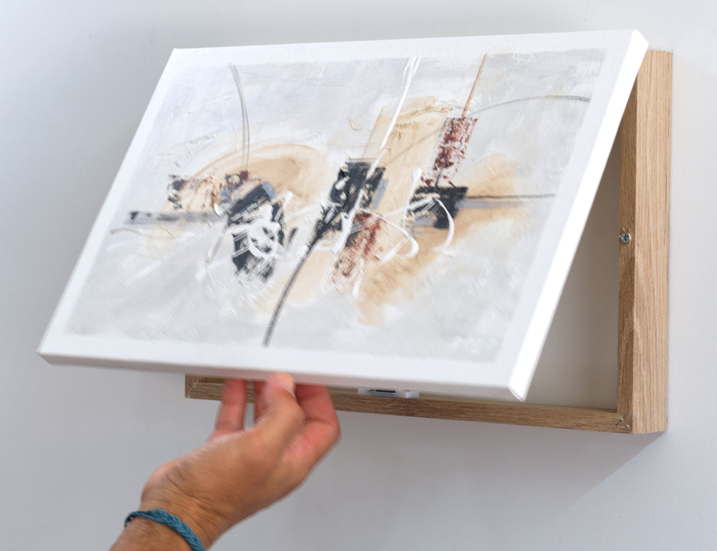 Tapa de Contador Pintada a Mano, 100% Original, en Madera Clara, Minimalista, Incluye Tornillos y Tacos. Medidas: Interior 37x22x4cm